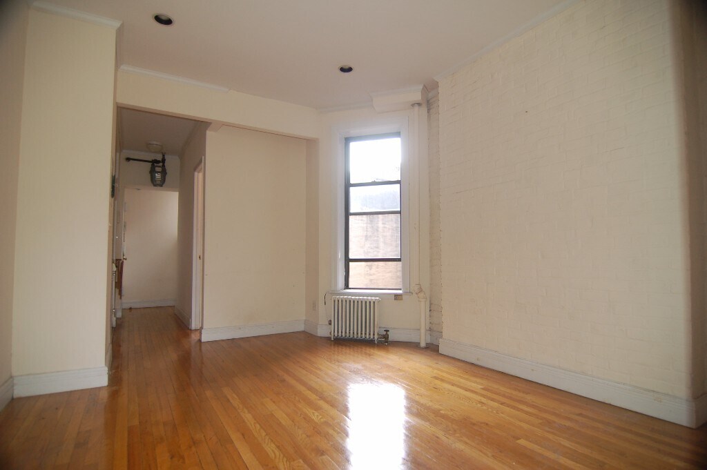 246 Mott St in New York, NY - Building Photo