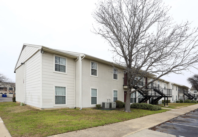 Shiloh Village Apartments in Dallas, TX - Building Photo - Building Photo