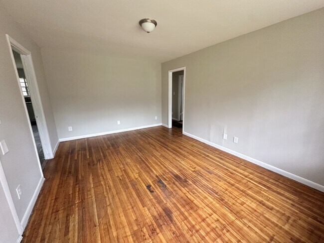 5301 Main St in Brighton, AL - Foto de edificio - Building Photo