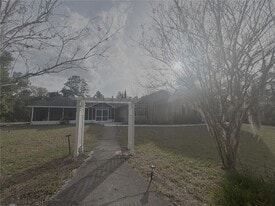 6670 W Candier Ct in Dunnellon, FL - Building Photo