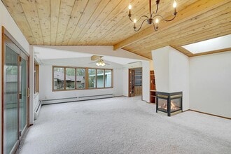 987 County Road C2 W, Unit 1 in Roseville, MN - Building Photo - Building Photo