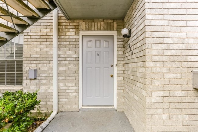9797 Leawood Blvd in Houston, TX - Building Photo - Building Photo
