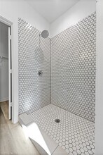 2702 Winbern St in Houston, TX - Foto de edificio - Building Photo