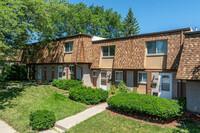 Towne Square Apartments in Lansing, MI - Building Photo - Building Photo