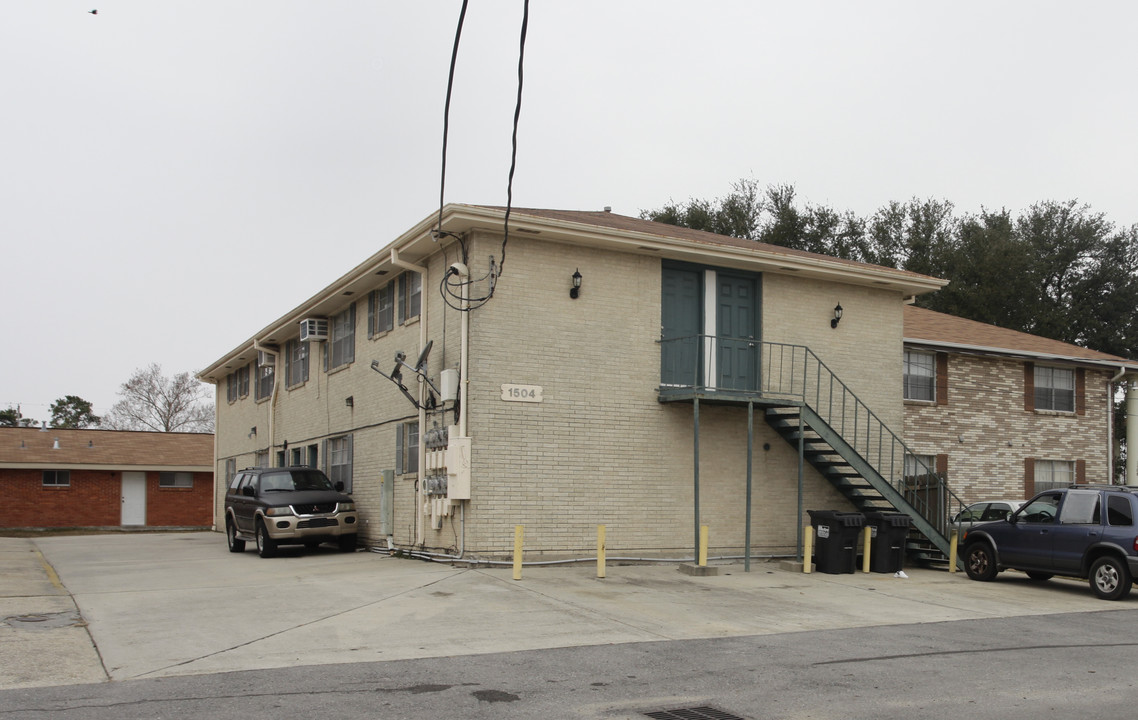 1504 Carrollton Ave in Metairie, LA - Foto de edificio