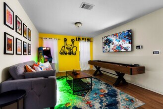 7408 Derby Downs Dr in Austin, TX - Building Photo - Building Photo