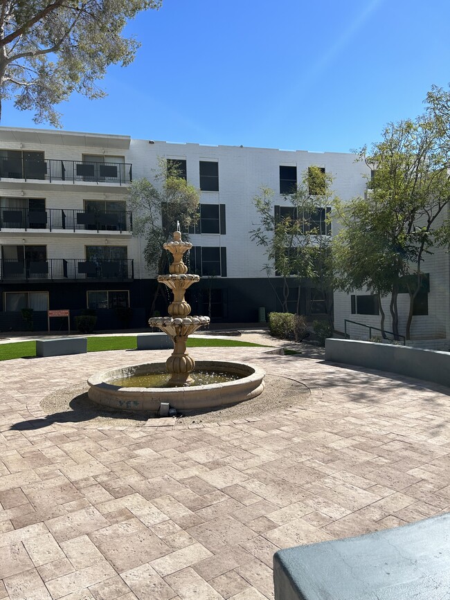 Bellevue Tower Apartments in Tucson, AZ - Foto de edificio - Building Photo