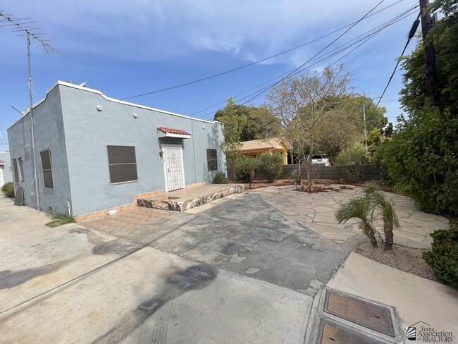 242 S 15th Ave in Yuma, AZ - Building Photo - Building Photo