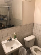 683-685 N Milwaukee Ave in Chicago, IL - Building Photo - Interior Photo