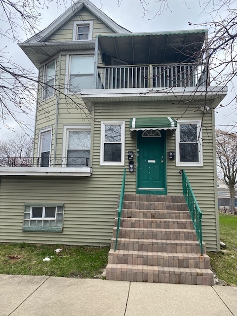 property at 636 S 13th Ave
