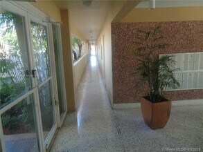 2690 SW 22nd Ave in Miami, FL - Building Photo - Building Photo
