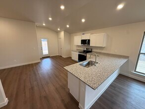 1317 N Chicago Ave in Lubbock, TX - Building Photo - Building Photo