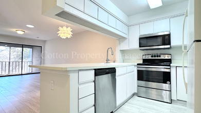 1507 Military Cutoff Rd-Unit -Unit #226 in Wilmington, NC - Building Photo - Building Photo