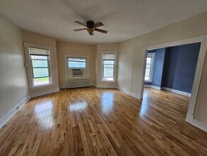 16 W Pulteney Sq, Unit 201 in Bath, NY - Foto de edificio - Building Photo