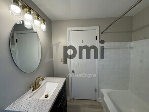 2135 Ridgeview Rd in Upper Arlington, OH - Building Photo - Building Photo