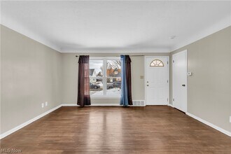 12918 Eastwood Blvd in Garfield Heights, OH - Building Photo - Building Photo