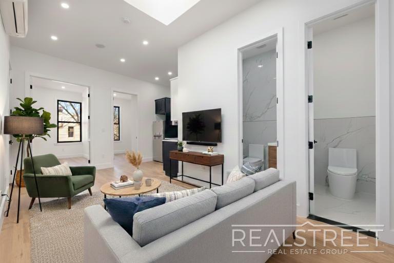 1130 Jefferson Ave, Unit 3 in Brooklyn, NY - Building Photo