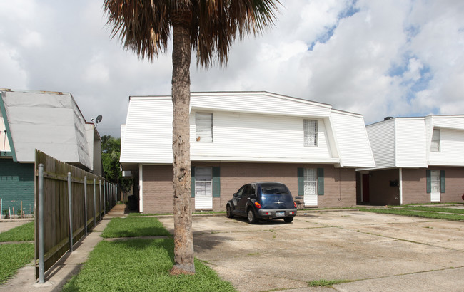 56 Unit Portfolio Sale in Gretna, LA - Building Photo - Building Photo