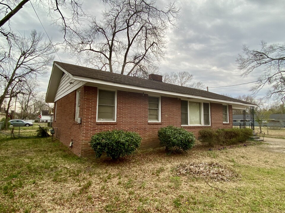 1120 6th Ave N in Columbus, MS - Building Photo