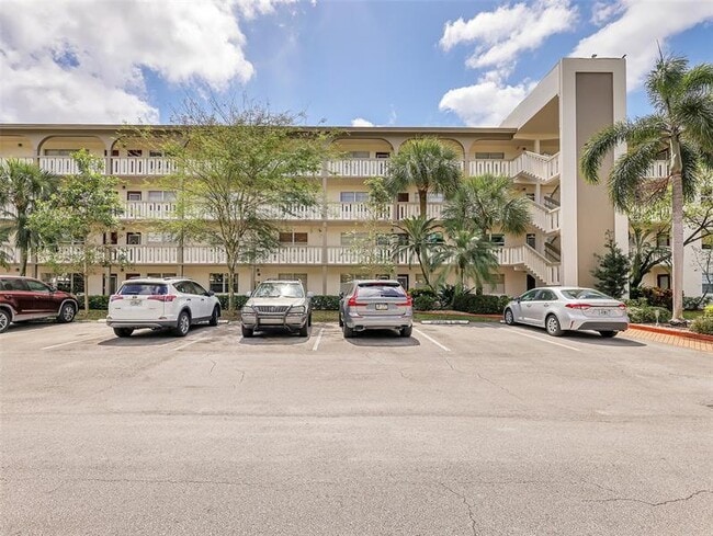 property at 3405 Bimini Ln