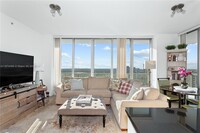 1111 SW 1st Ave, Unit #2925-N in Miami, FL - Foto de edificio - Building Photo