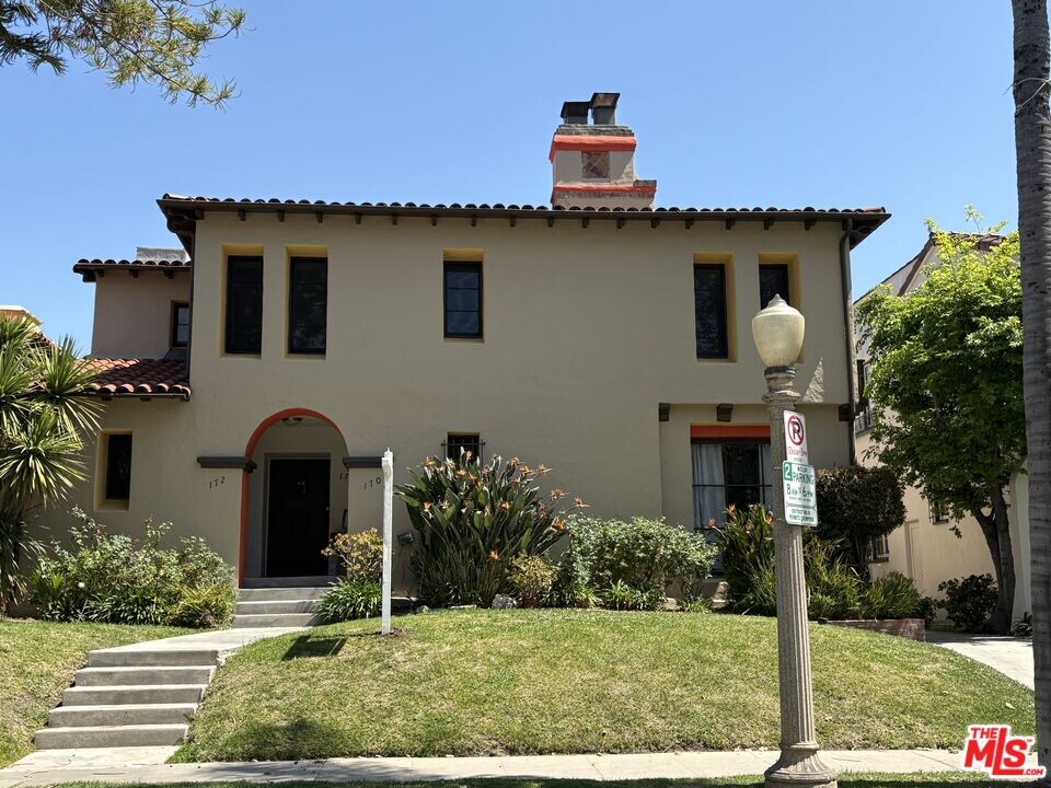 170 N Orange Dr in Los Angeles, CA - Building Photo