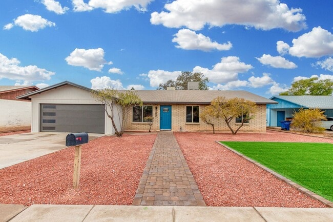 property at 252 S Cholla St