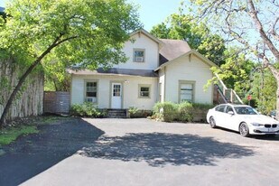 1822 W 35th St in Austin, TX - Building Photo