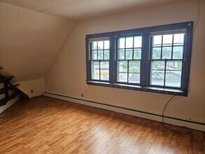 271 Nashua St in Milford, NH - Foto de edificio - Building Photo