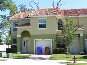 Block #2 in Kissimmee, FL - Foto de edificio - Building Photo