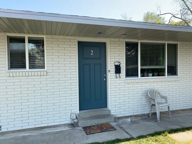422 E Emerson Ave