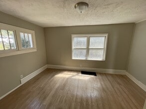 430 Wayne Ave in Zanesville, OH - Building Photo - Building Photo