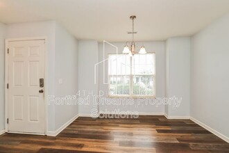 105 Breezeway Ln in Greensboro, NC - Building Photo - Building Photo