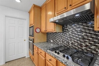 3926 Rolling Oaks Dr in Carrollton, TX - Building Photo - Building Photo