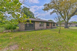 229 Burkett St in Richwood, TX - Building Photo - Building Photo