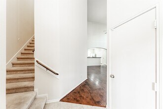 6443 Wilshire Fern in Houston, TX - Building Photo - Building Photo