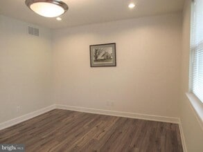 10 N Stiles Ave in Maple Shade, NJ - Building Photo - Building Photo