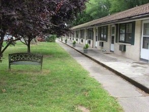 Woodside Apartments in East Hartford, CT - Building Photo - Building Photo