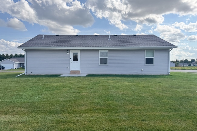 1110 Russell Rd in Belvidere, IL - Building Photo - Building Photo