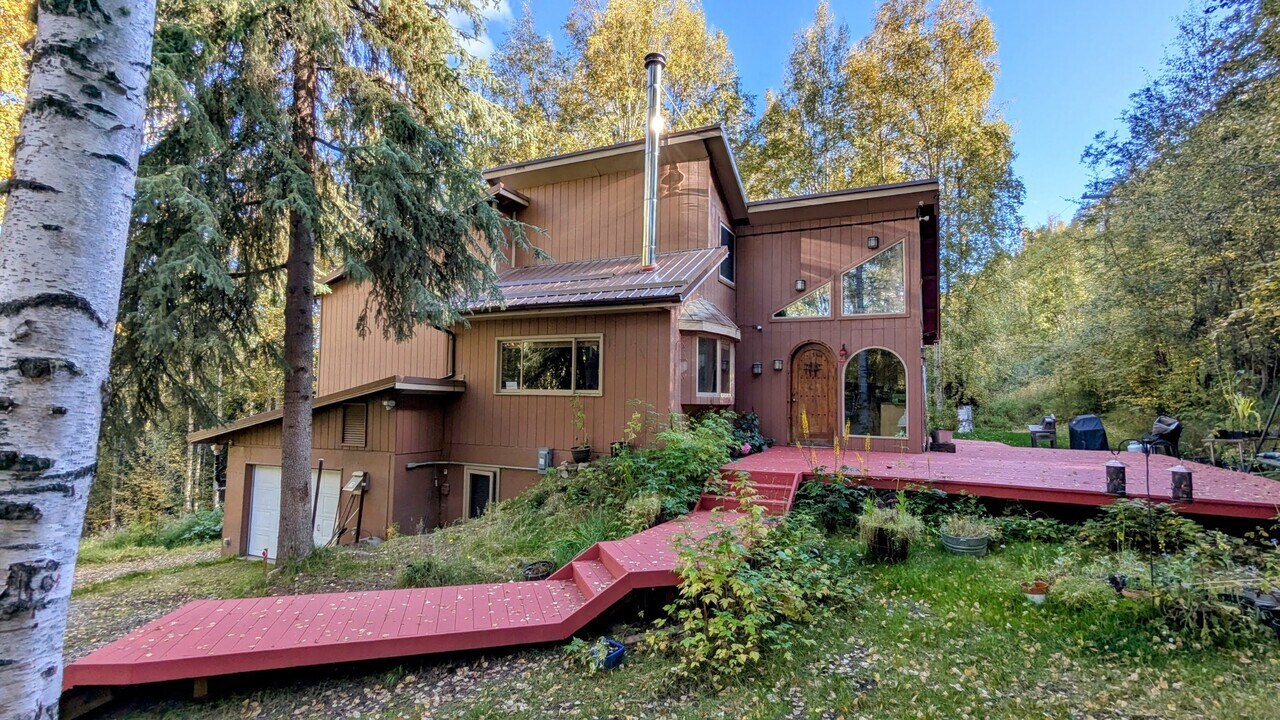 1412 Springwater Dr in Fairbanks, AK - Building Photo