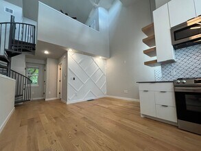 913 Duncan Ln in Austin, TX - Building Photo - Building Photo