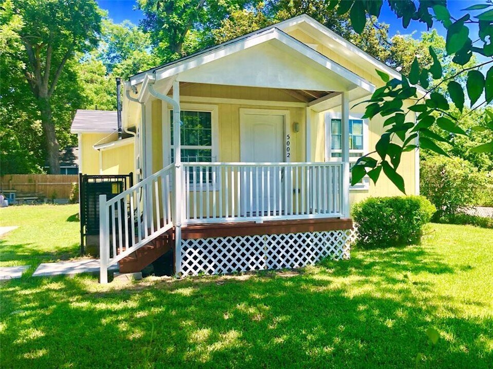 5002 Wayne St in Houston, TX - Building Photo