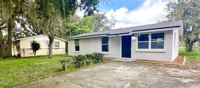 235 W Northside Dr in Lake Wales, FL - Building Photo - Building Photo