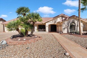 12318 W Fieldstone Dr in Sun City West, AZ - Building Photo