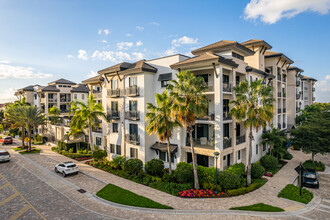 Naples Square II in Naples, FL - Building Photo - Building Photo