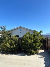 10006 Covey Ln in Escondido, CA - Foto de edificio - Building Photo