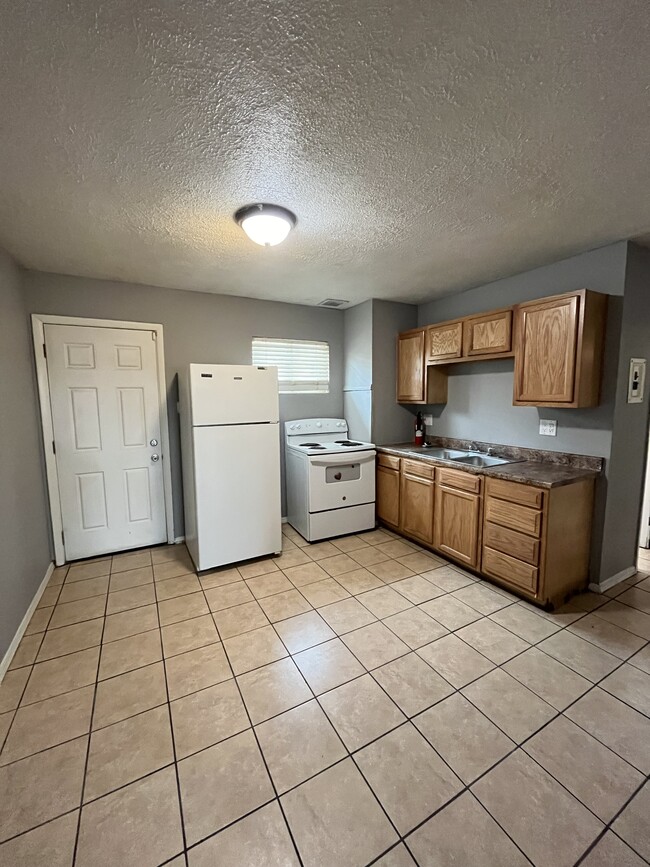 435 Texas St NE, Unit C in Albuquerque, NM - Building Photo - Building Photo