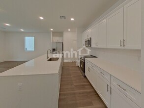 5855 Fly Fisher St in Las Vegas, NV - Foto de edificio - Building Photo