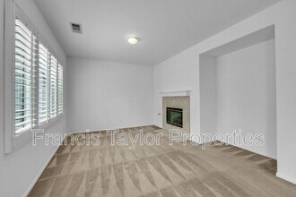 401 Whitby Gn in Escondido, CA - Building Photo - Building Photo