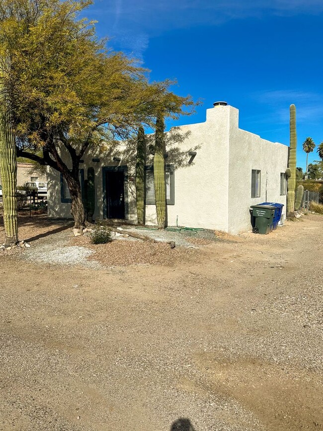 2257 W Ironwood Hill Dr in Tucson, AZ - Building Photo - Building Photo